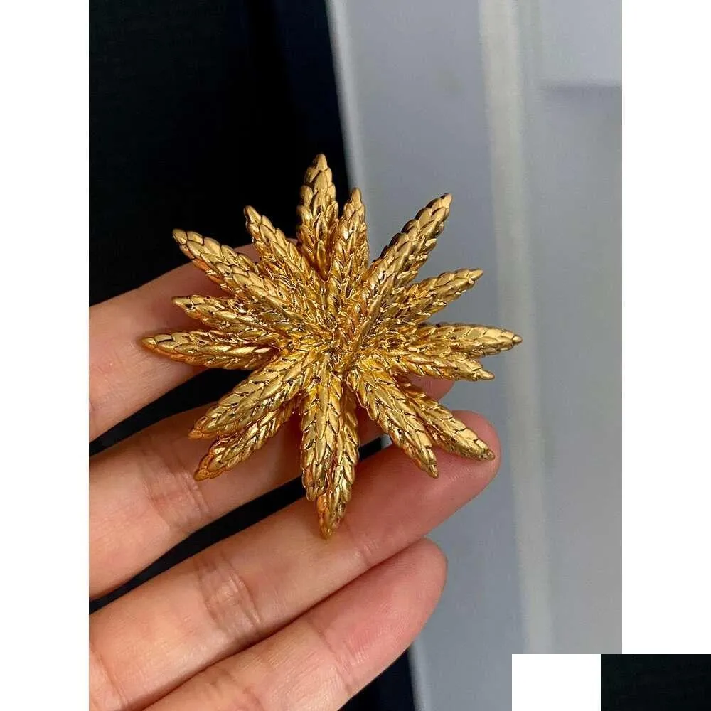 New Fashion Vintage Gold Color Badge Metal Women`s Ear of Wheat Brooch Jewelry Accessory