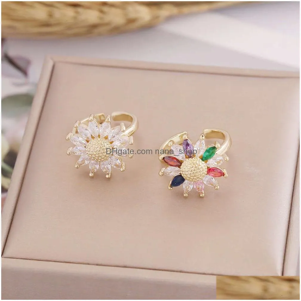 New Colored Zircon Sunflower Ring for Women`s Fashion Personality INS Gold Handpiece R40