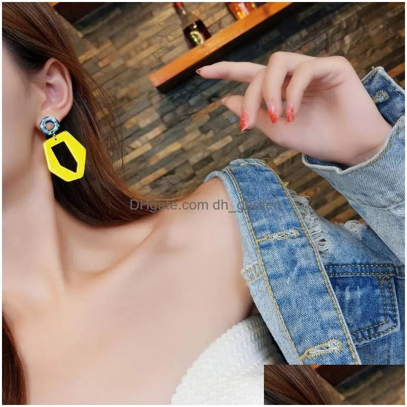 Yellow and White Acrylic Acetate Earrings for Women Geometric Irregular Hollow out Statement Long Earrings Fashion Jewelry Party Gfit