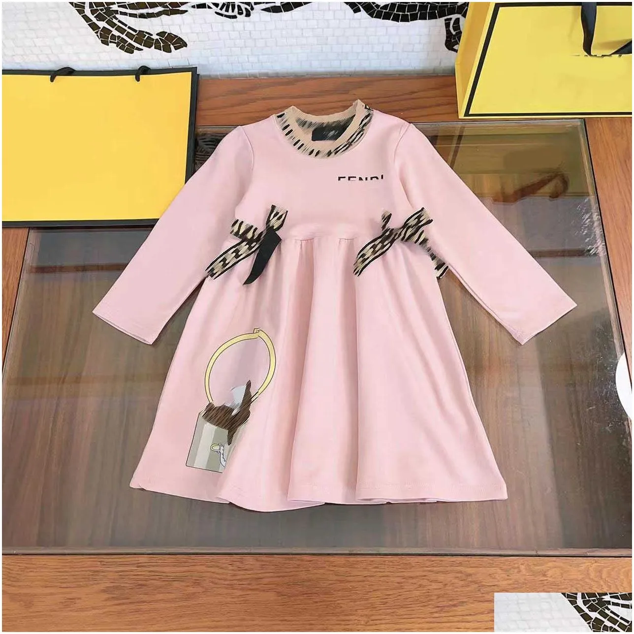 brand girl clothes long sleeved baby partydress autumn letter printing kids skirt size 100-150 bow decoration child frock nov15