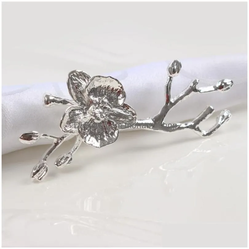 10pcs metal plum blossom napkin ring gold and silver napkin holder table setting decoration for western gathering place1257e