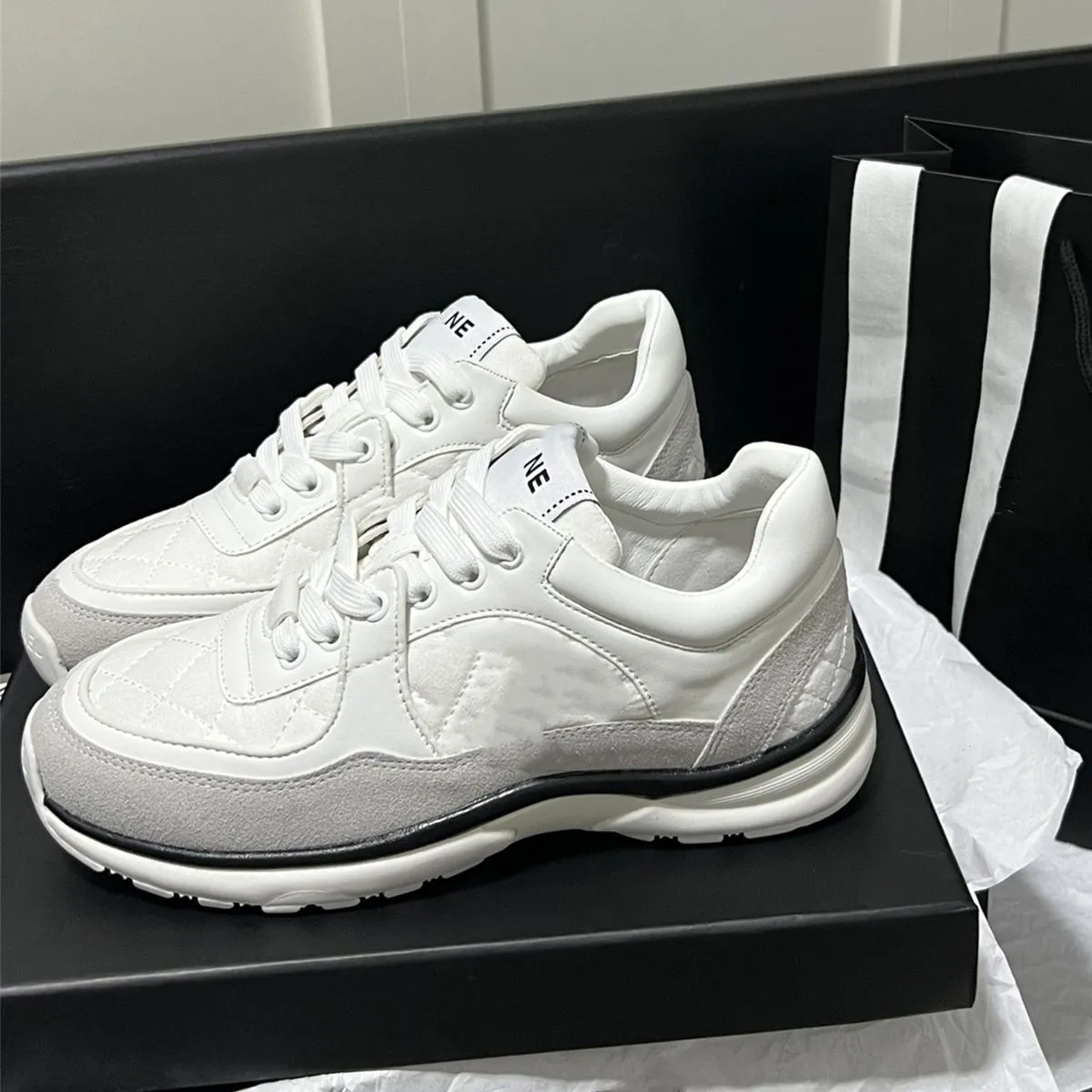 2024 New Designer Running Shoes chanelshoes brand channel Sneakers Womens Luxury lace-up Casual shoes Classic Trainer Sdfsf Fabric Suede Effect City gsfs size 35-45