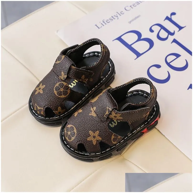 2024 designer sandals born baby boys fashion summer infant kids soft crib shoes toddler girls anti slip