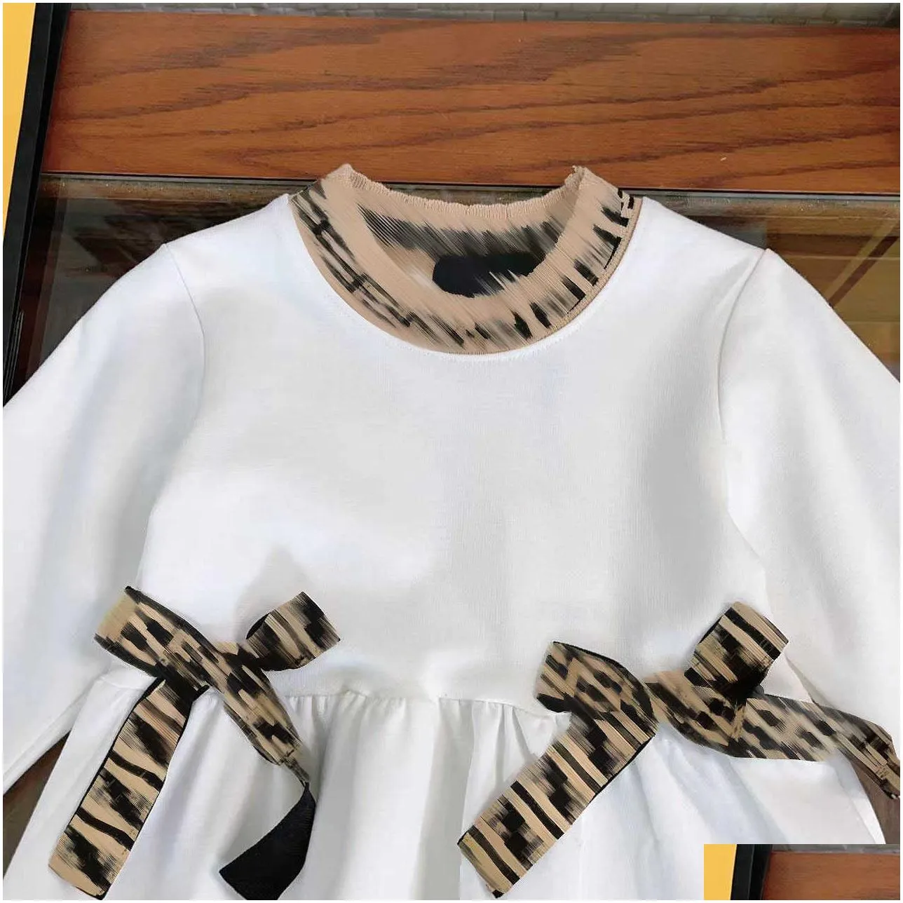 brand girl clothes long sleeved baby partydress autumn letter printing kids skirt size 100-150 bow decoration child frock nov15