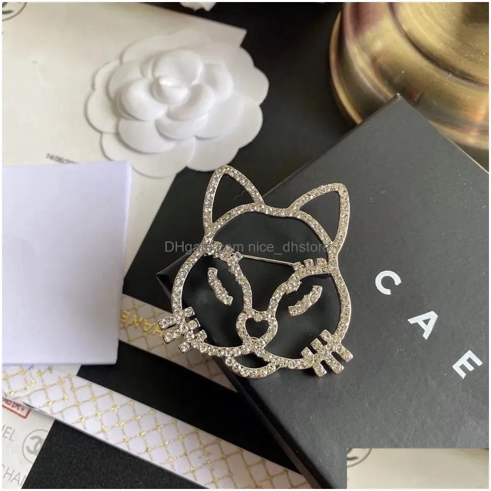 designer academy badge brooch brand unisex logo animal brooch fashion vintage diamond brooch wedding party gift lapel pin family couple luxury love gift with
