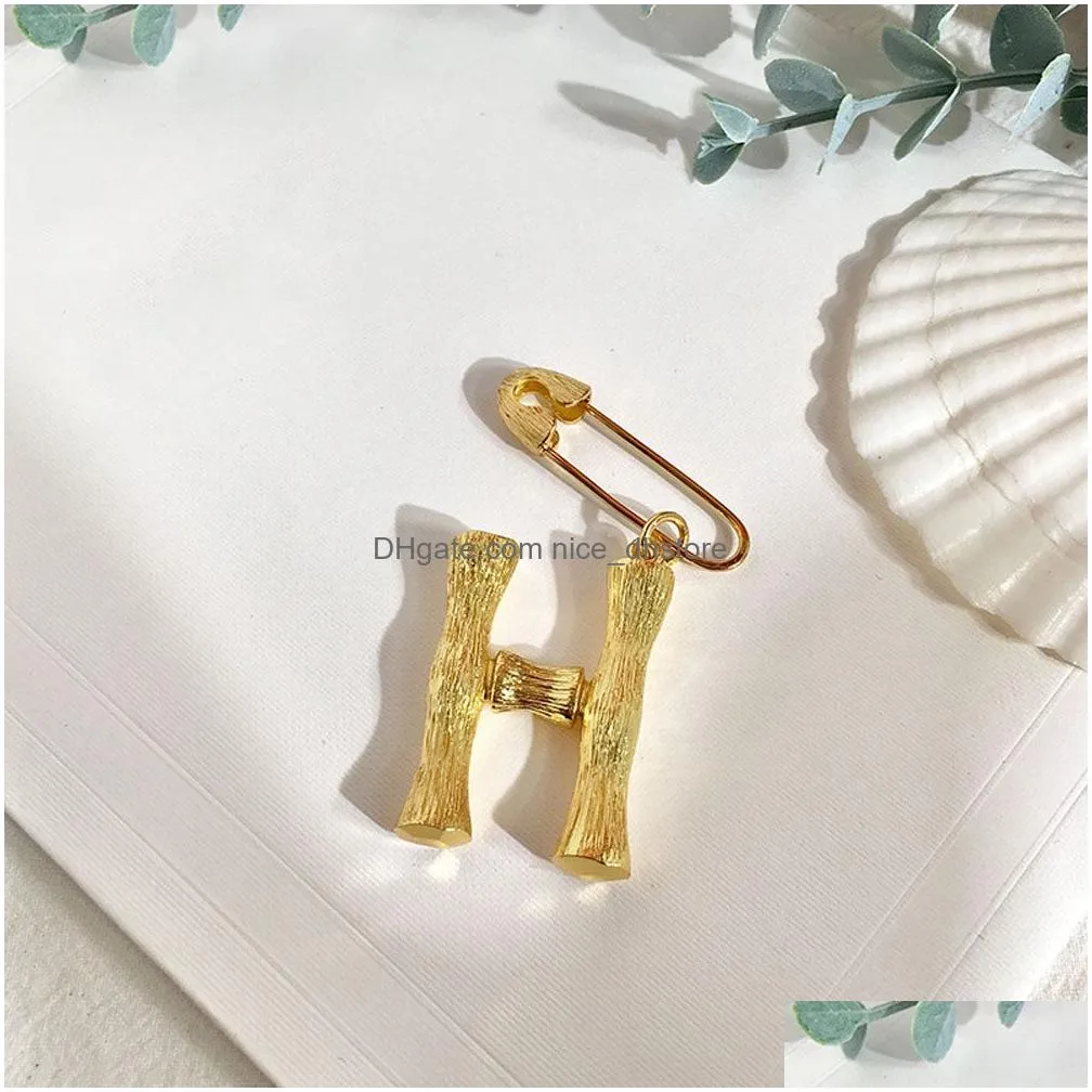 fashion innital letter brooch a b c d f g h e j k l m n o p q r s t w v u x y z alphabet letters brooches pin famous brand