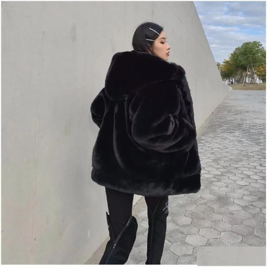 designer`s high-end thickened mink velvet coat for women`s winter wear, new jacket version, loose imitation rabbit fur fur hooded fur