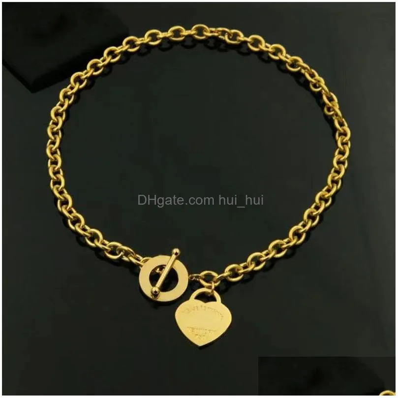 Pendant Necklaces 2024 Ot Buckle Thick Chain Love Necklace Brand Classic T Letter Designer For Men Women European Fashion Couple Dro Dhmdb