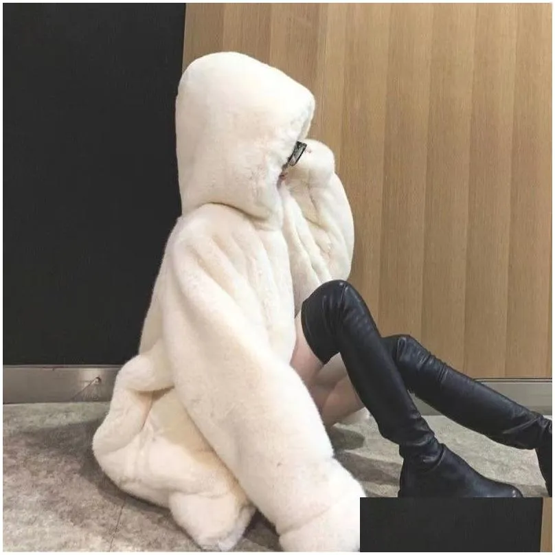 designer`s high-end thickened mink velvet coat for women`s winter wear, new jacket version, loose imitation rabbit fur fur hooded fur