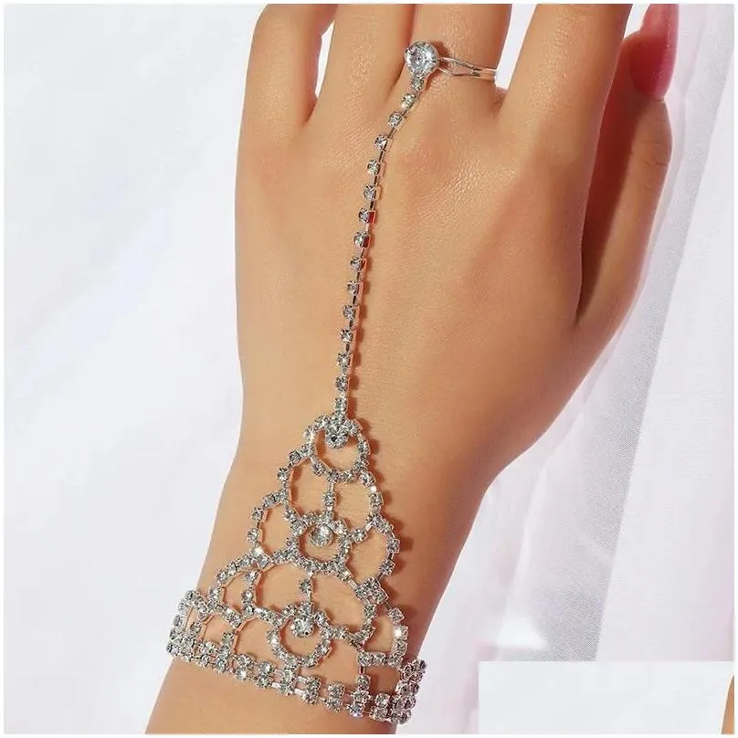 Charm Bracelets Luxury Shiny Artificial Rhinestone Bracelet Ring Hand Back Chain Ladies Elegant Claw One Temperament Finger Drop Deli Ot4Wg