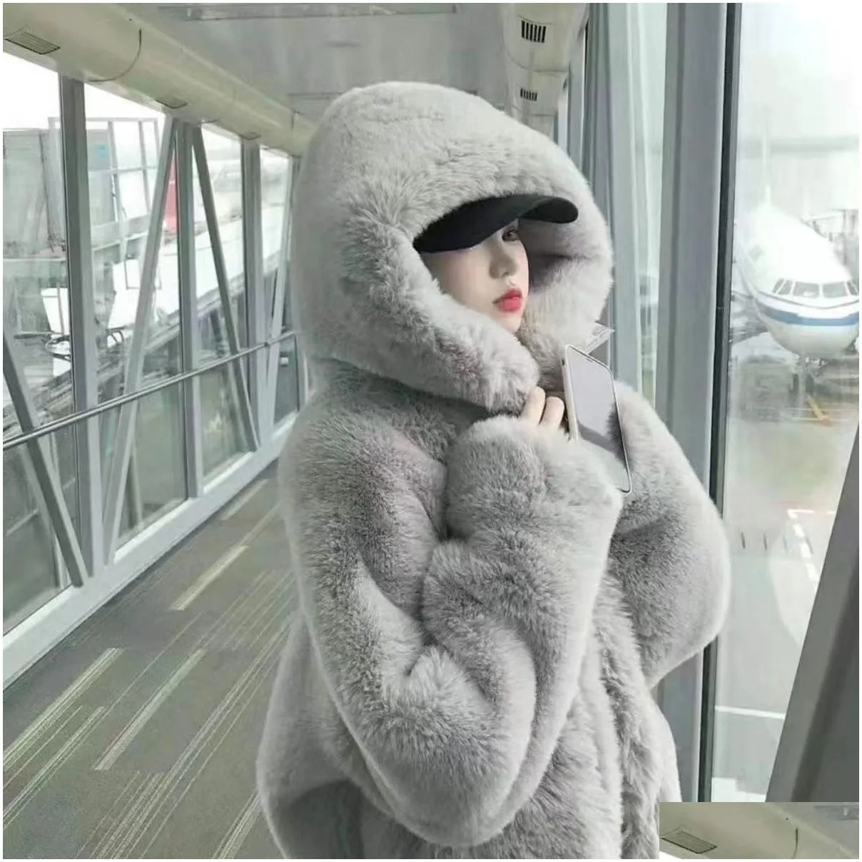 designer`s high-end thickened mink velvet coat for women`s winter wear, new jacket version, loose imitation rabbit fur fur hooded fur