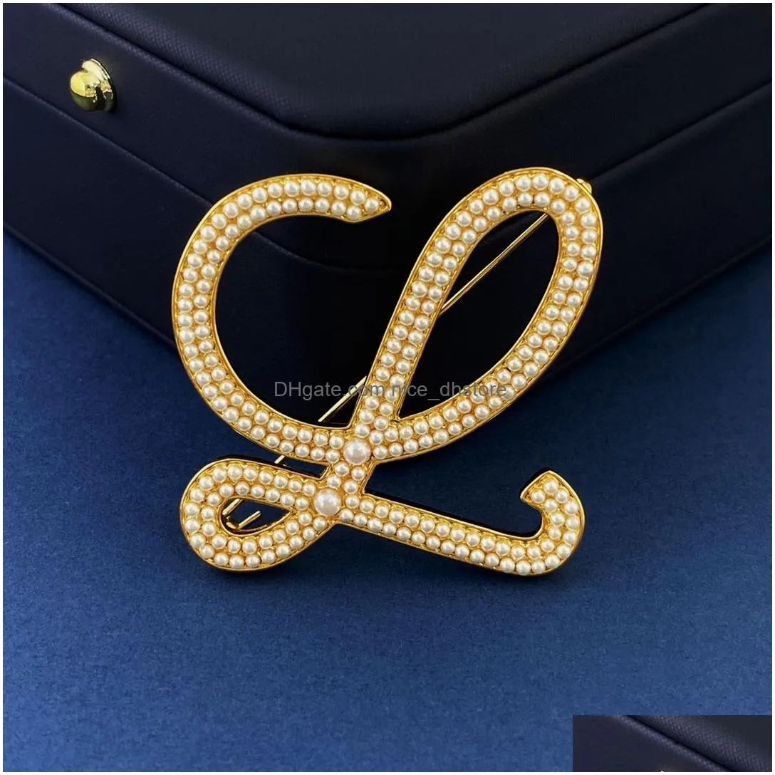 luxury women men designer brand letters brooches 18k gold inlay crystal rhinestone jewelry brooch charm pearl pins fashion party