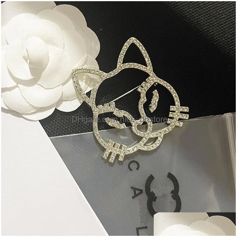 designer academy badge brooch brand unisex logo animal brooch fashion vintage diamond brooch wedding party gift lapel pin family couple luxury love gift with