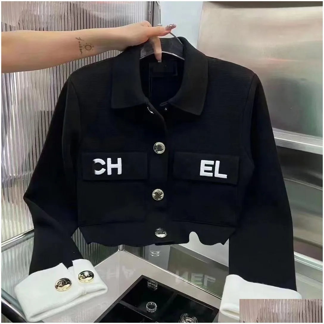 xiaoxiangfeng coat women`s spring and autumn 2023 new french small name warm temperament high grade short black top