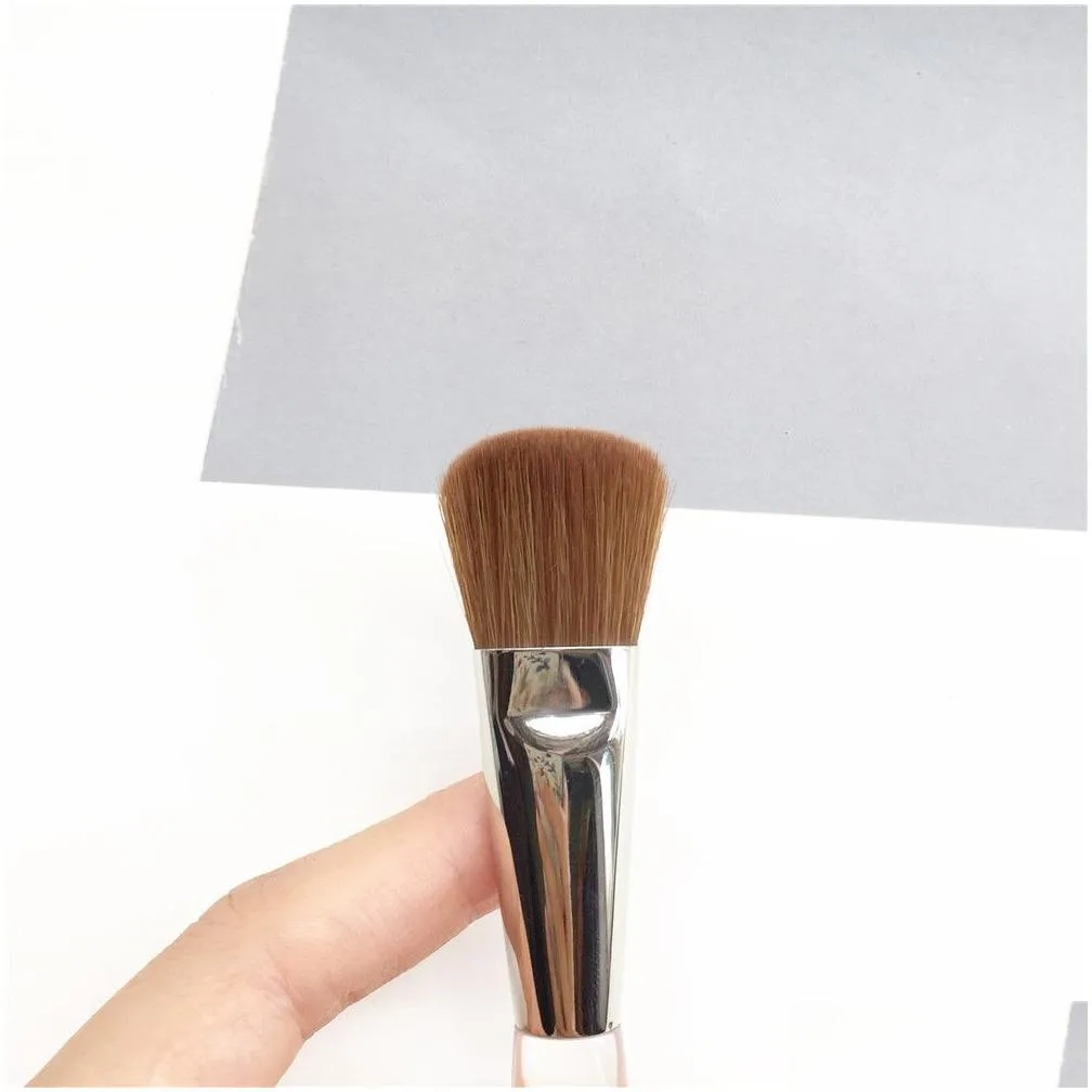 TRISH MCEVOY Brush 55 Deluxe Blender Foundation Brush - Even Skin Foundation Cream Liquid Blending Brush