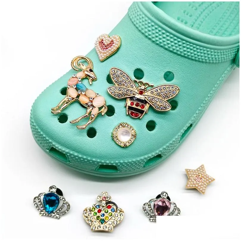 Charms 2022 New Designer Bling Clog Charms For Decorations Golden Luxury Metal Shoe Accessories Buckles Drop Delivery Jewelry Jewelry Dhlzb