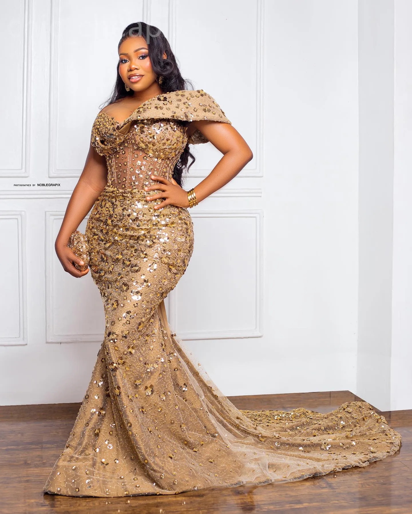 2024 Aso Ebi Gold Mermaid Prom Dress Sheer Neck Sequined Evening Formal Party Second Reception 50th Birthday Engagement Gowns Dresses Robe De Soiree ZJ180