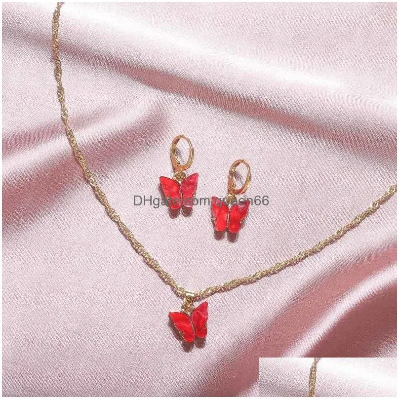 Fashion Butterfly Necklace Earrings Gold Chains Acrylic Butterfly Pendant Necklaces Ear Rings for Women Fashion Jewelry Will and Sandy