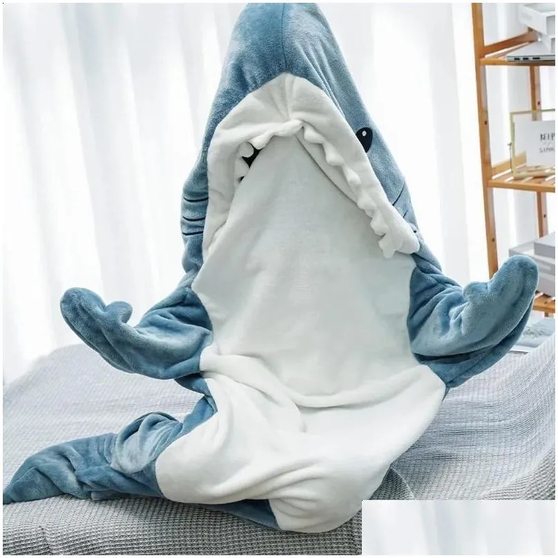 men`s sleepwear cartoon shark for sleeping pajamas office nap wearable loose winter men pajama sets adult blanket 231116