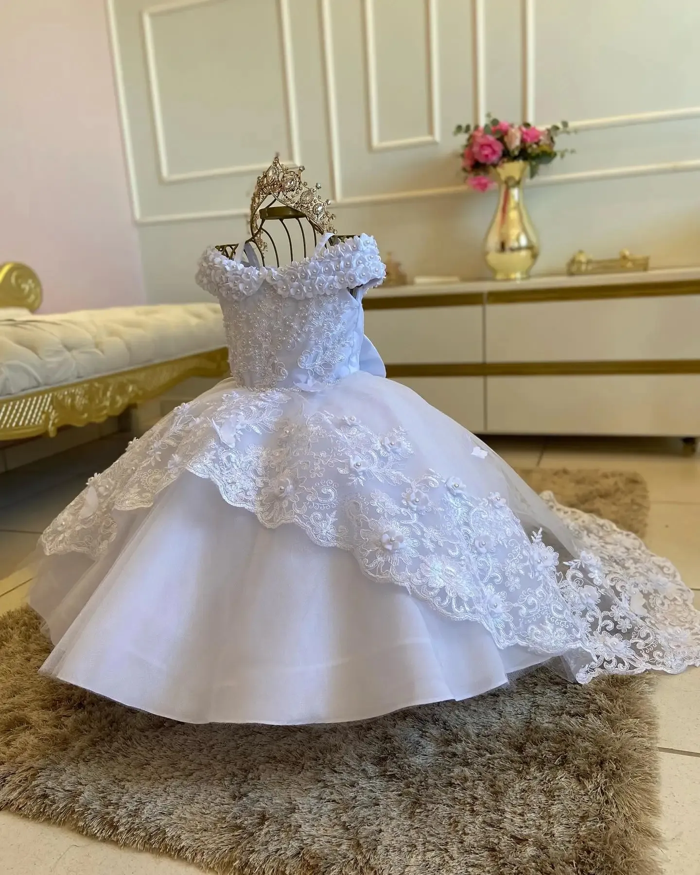 Puffy White Lace Beads Flower Girl Dresses Bow Off Shoulder Baby Kids Formal Birthday Party Gowns Princess Todder Long Train First Communion Wedding Dress CL3397