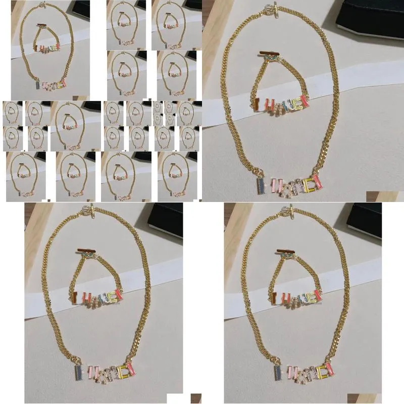 Fashion Designer 18K Gold Plated Curb Chain Pendant Necklaces Luxury Brand Letter Geometric Chain Bracelet Bangle Crystal Pearl Wristband Womens Necklace