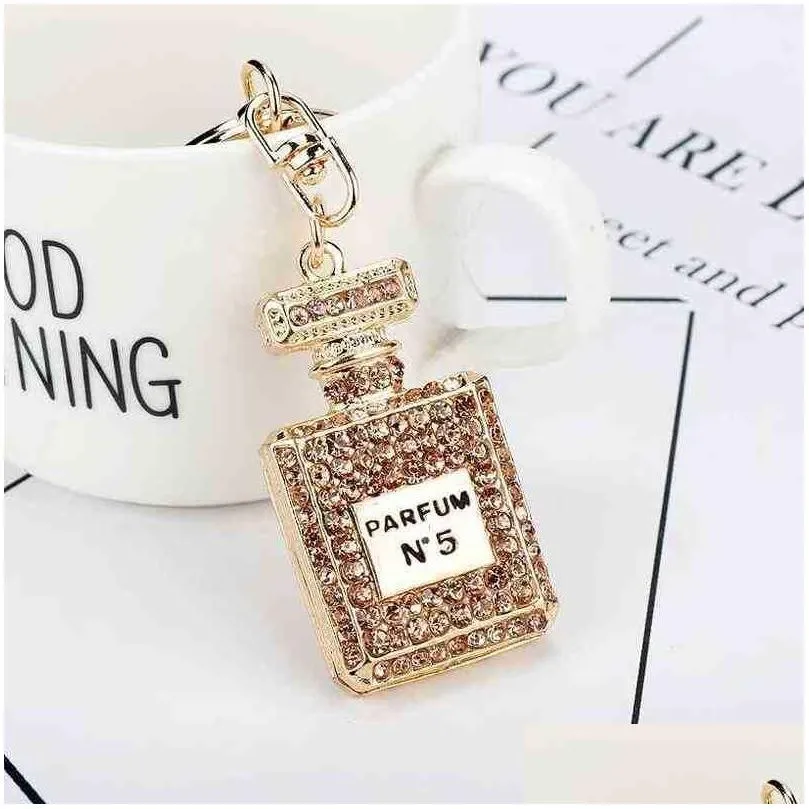 Keychains Creative Fashion Rhinestone Keychain Perfume Bottle Key Chains Female Bag Car Key Pendant Line Up Birthday Gift T220909