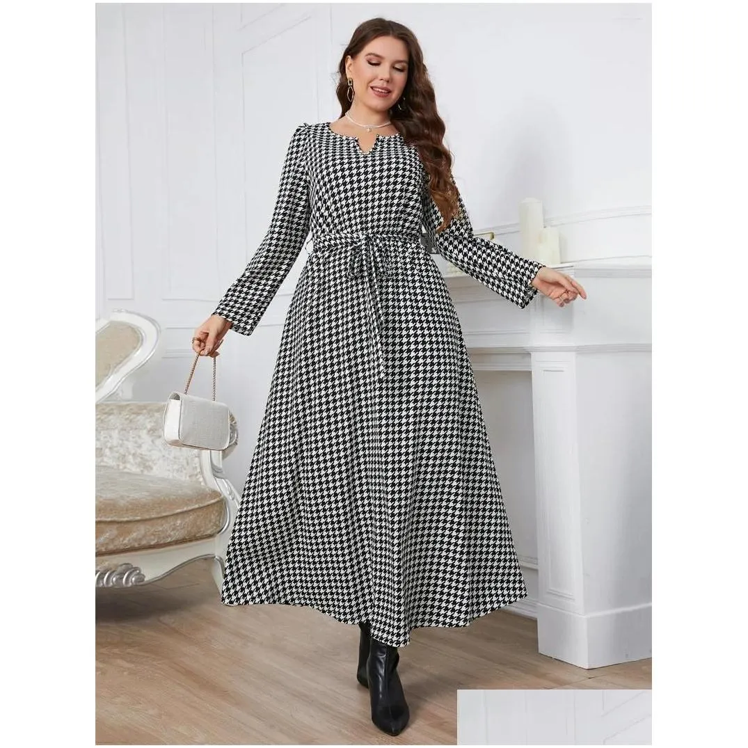 Plus Size Dresses Elegant And Gorgeous Women Dress With V Neck Collar Long Sleeve Birds Printed Clothes Belted Autumn Winter Maxi