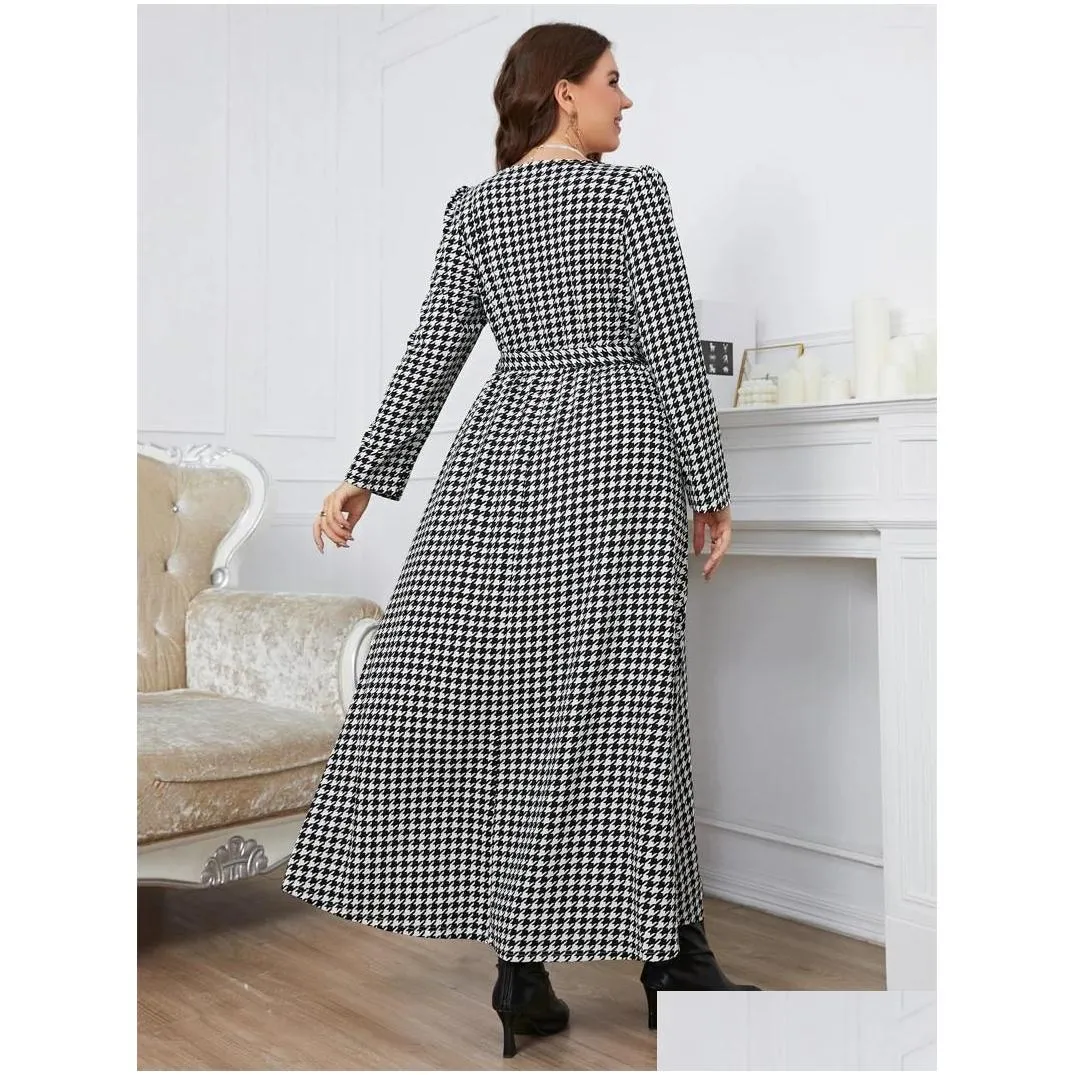 Plus Size Dresses Elegant And Gorgeous Women Dress With V Neck Collar Long Sleeve Birds Printed Clothes Belted Autumn Winter Maxi