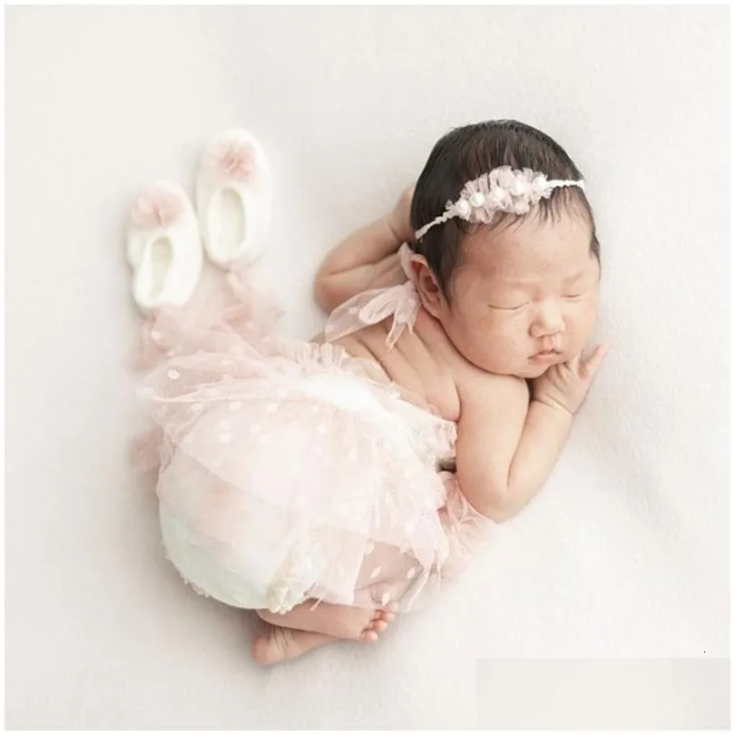 Keepsakes 1Set Lace born Pography Props Clothes Princess Baby Girl DressPearl HeadbandShoes Outfit Baby Po Shooting Accessories 230901