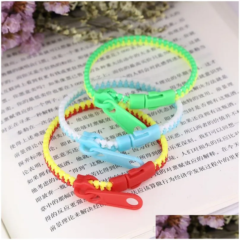 Charm Bracelets Whole Brand Fashion Ol Candy Color Bracelet Personality Zipper Creative Designer For 5487792 Drop Delivery Jewelry Ot8Rp