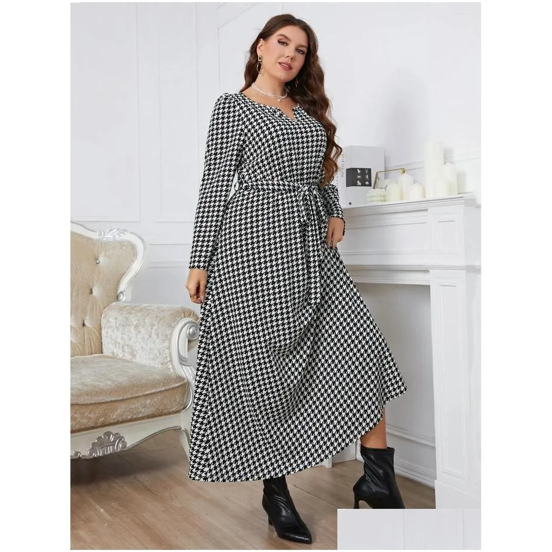 Plus Size Dresses Elegant And Gorgeous Women Dress With V Neck Collar Long Sleeve Birds Printed Clothes Belted Autumn Winter Maxi