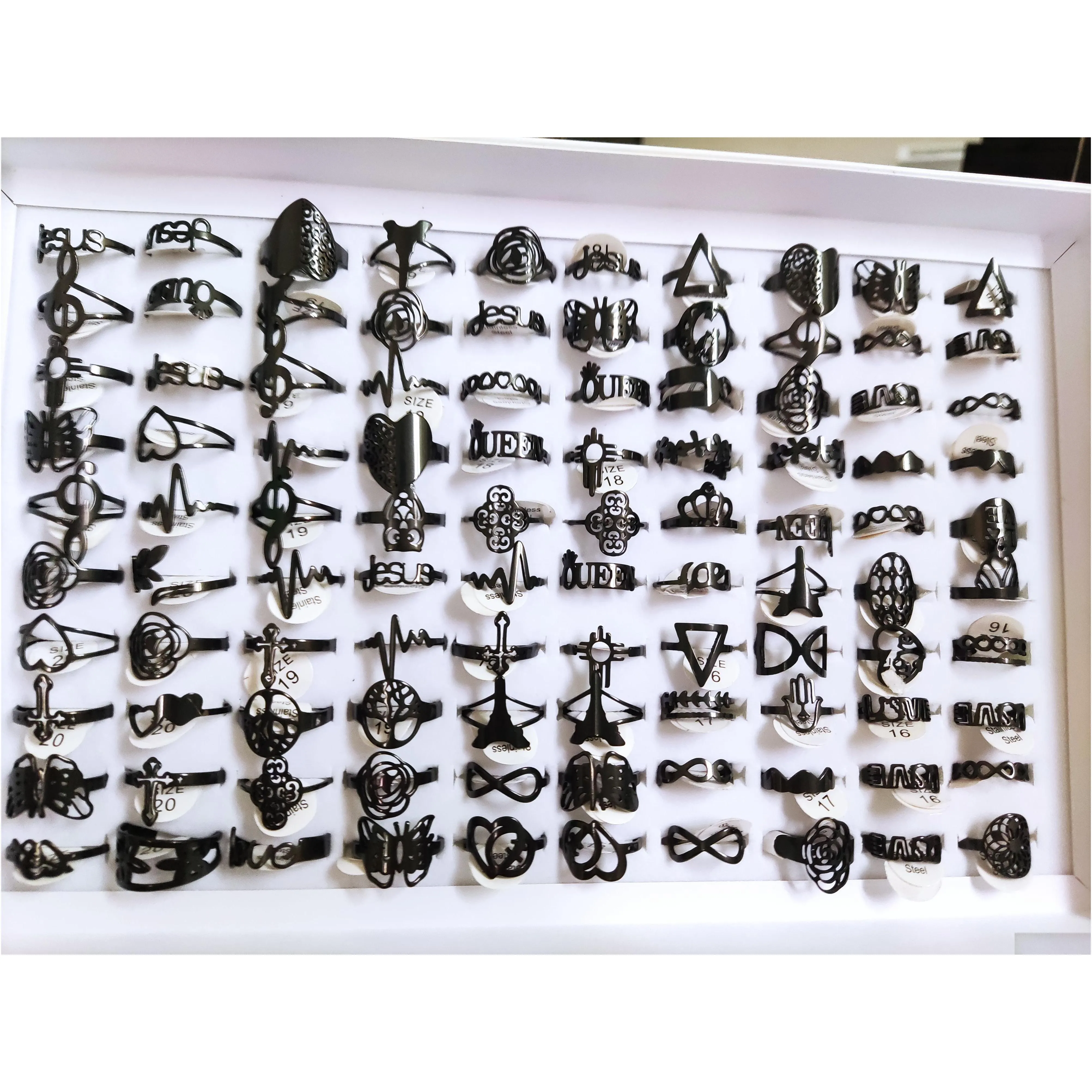 wholesale 100pcs/lot black laser cut ring top design mixed women`s fashion charm finger rings girls elegant stainless steel wedding rings party