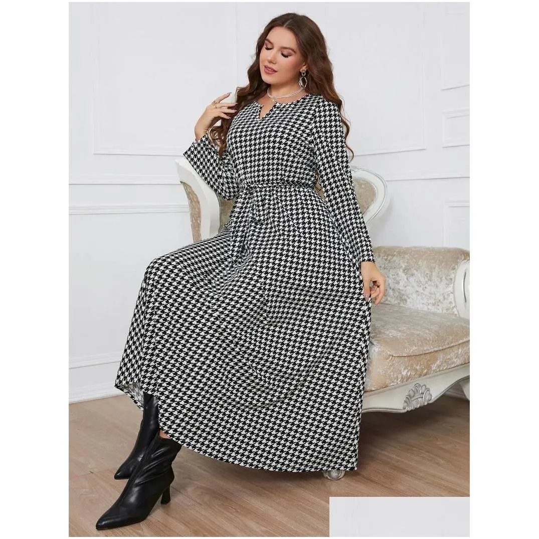 Plus Size Dresses Elegant And Gorgeous Women Dress With V Neck Collar Long Sleeve Birds Printed Clothes Belted Autumn Winter Maxi