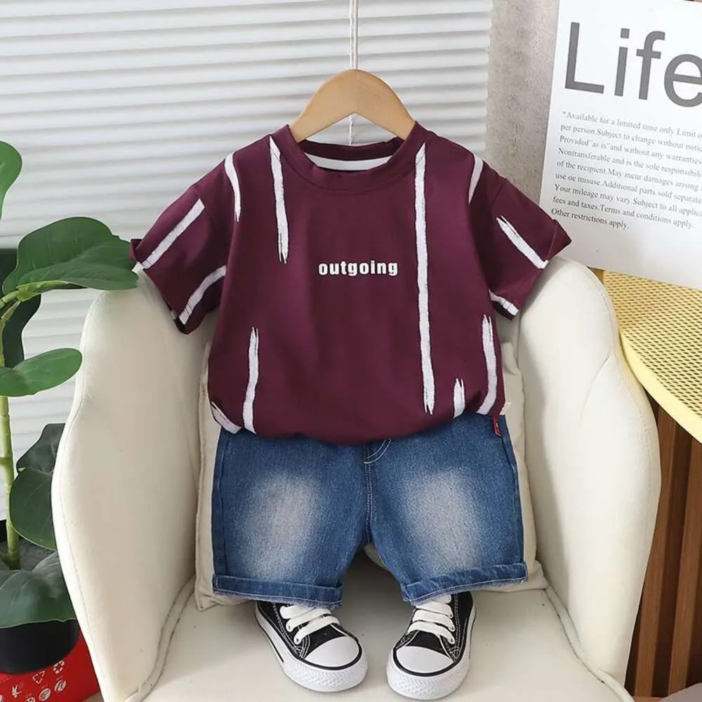 Boys' Short Sleeved 2024 New Summer Cool Sportswear Baby Casual and Fashionable Two Piece Set
