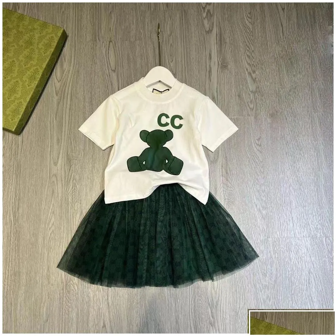 clothing sets luxury designer kids t-shirt veil skirt fashion british brand summer childrens treasures and girls cotton two-piece hood