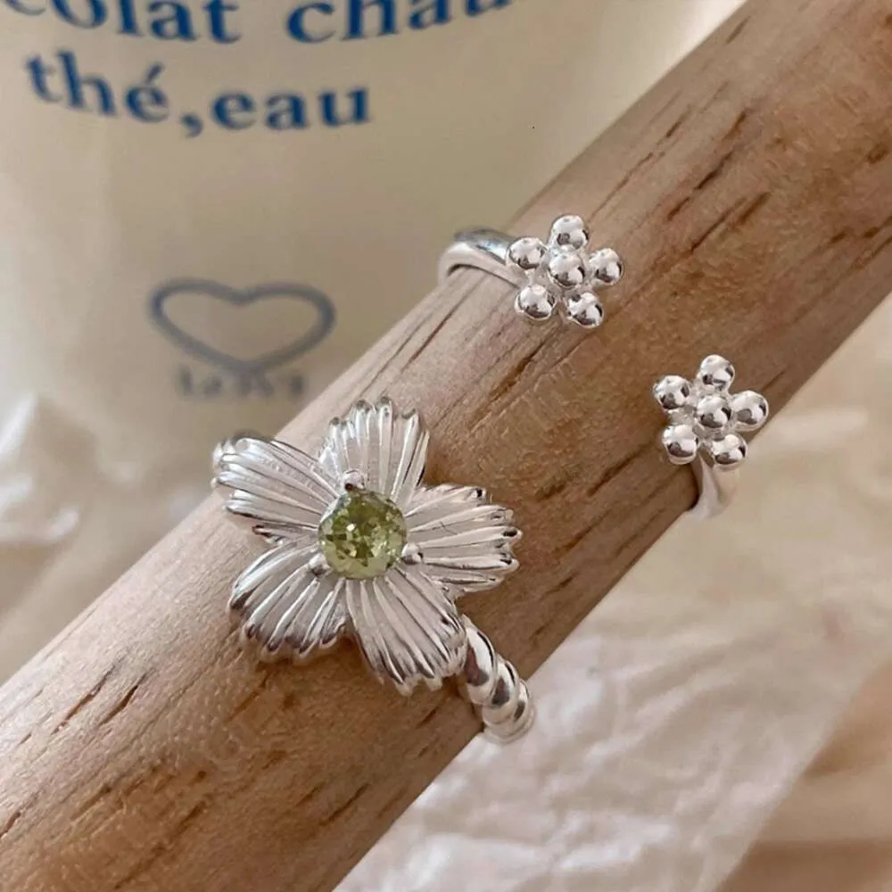 Korean Flower Ring for Women, Versatile and Fashionable, Silver Plated Simple Band Ring