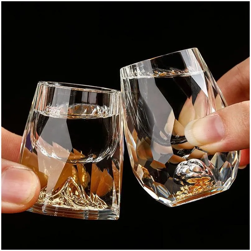 Tumblers 2Pc Luxury Crystal Glass Gold Foil S Glasses Vodka Sake Shochu Tequila Cup Double Bottom Dispenser Home Bar Gift Drop Delive Dhfb9