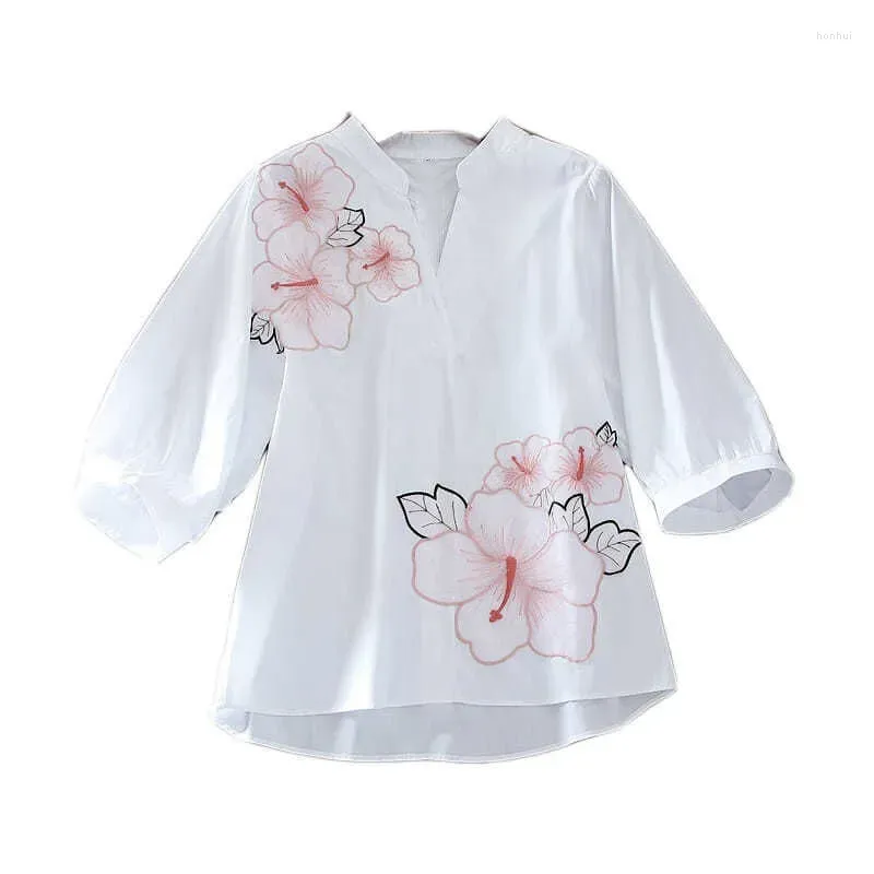 Women`s Blouses Loose Sweet Style Embroidery Women Shirts Pink V-Neck Half Sleeved Flower Female Elegant Pulls Outwear Tops