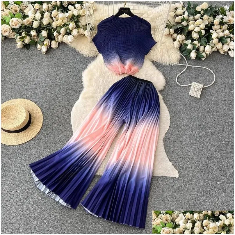 Women`s Two Piece Pants Runway Pleated Set Summer Fashion Turtleneck Gradient Print Stretchy Casual Top And Wide Leg Pant Suit Women