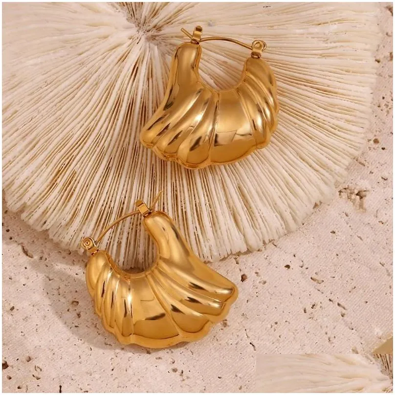 Dangle Earrings Hollow Special-shaped Wing Drop Hypoallergenic 18K Gold Plated Decoration 316L Stainless Steel Women`s