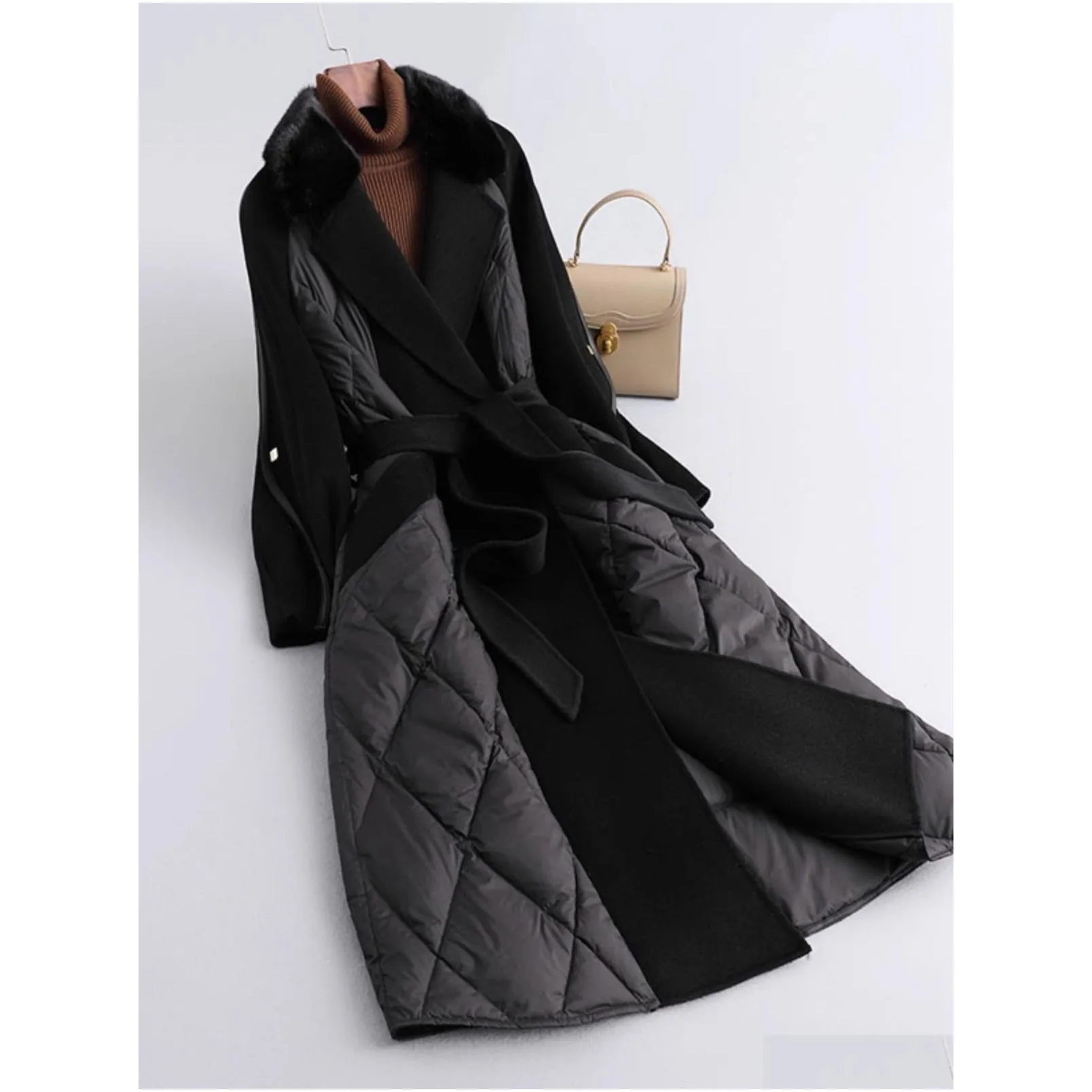 2023 Ivory/Black/Camel/Dark Brown Goose Down Women Women`s Coats Designer Double Wool Patchwork Argyle Mink Collar Coats Womens 110502