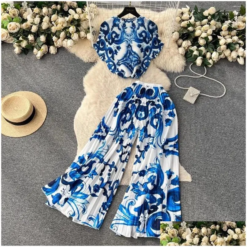 Women`s Two Piece Pants Runway Pleated Set Summer Fashion Turtleneck Gradient Print Stretchy Casual Top And Wide Leg Pant Suit Women