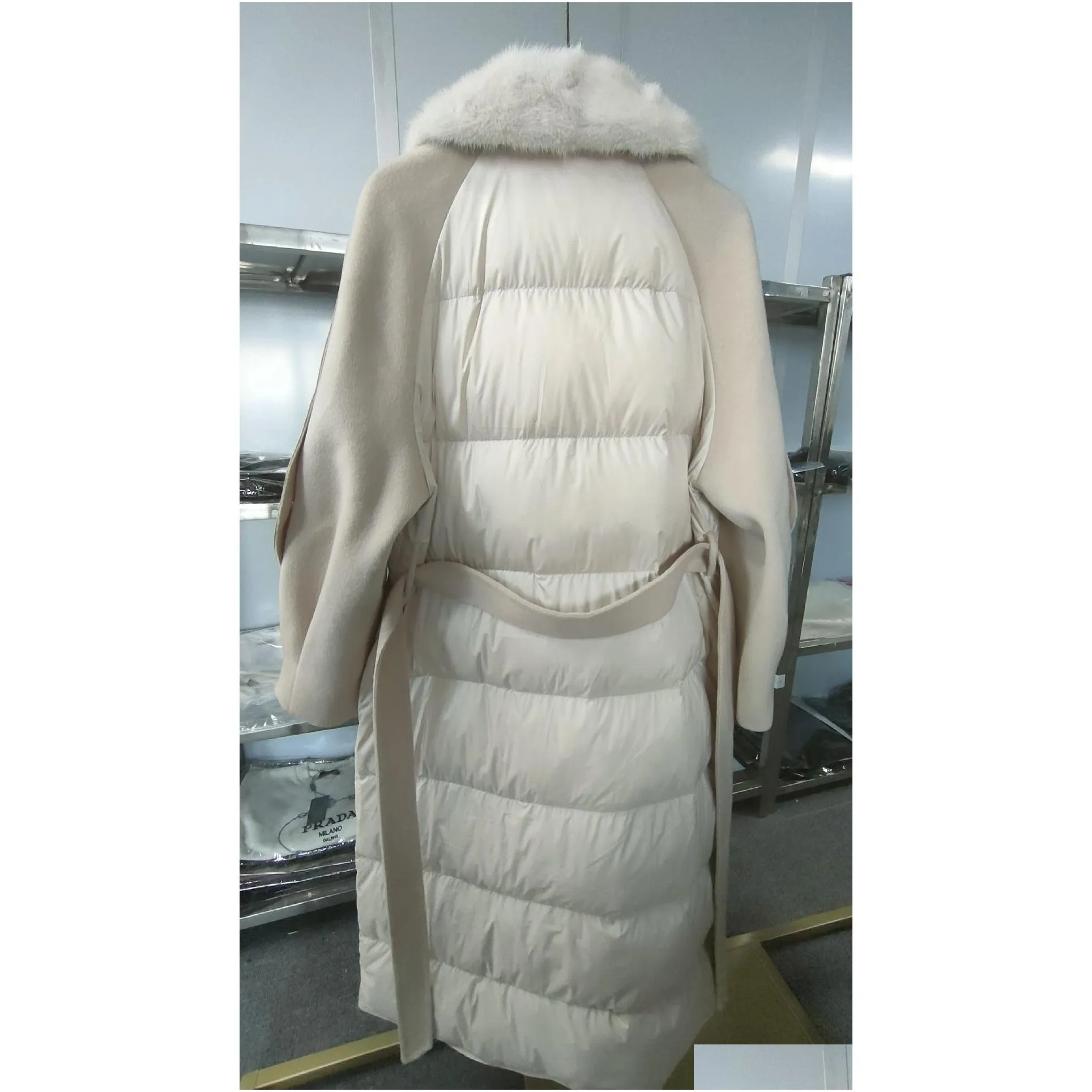 2023 Ivory/Black/Camel/Dark Brown Goose Down Women Women`s Coats Designer Double Wool Patchwork Argyle Mink Collar Coats Womens 110502