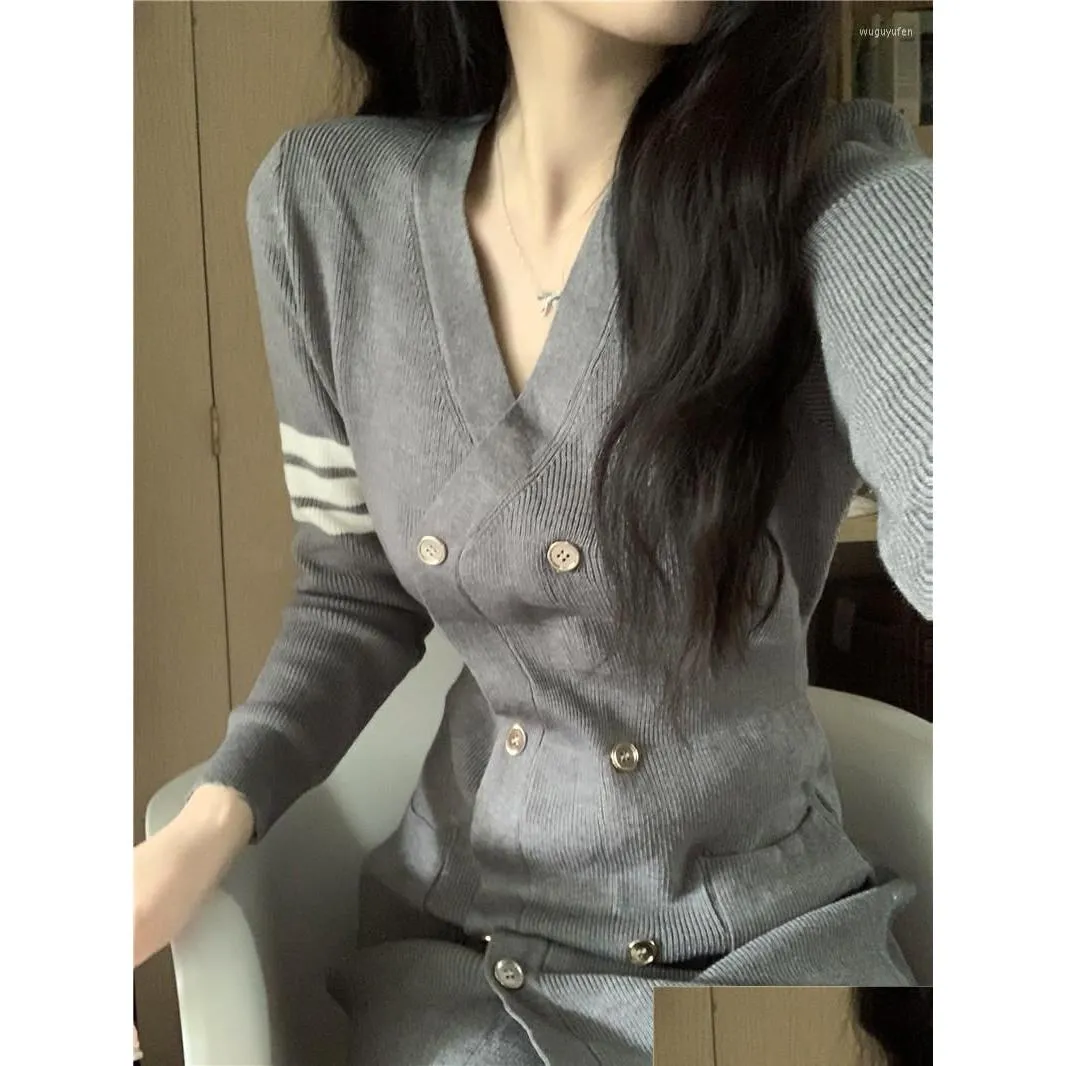 Casual Dresses Grey V-neck Long-sleeved Slim Dress Women`s Winter Temperament Waist Closing Knitted Short Fashion Elegant Female