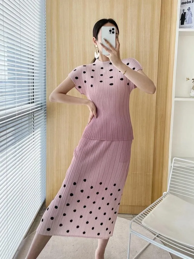 Work Dresses Miyake Pleated Two Piece Set Women 2024 Summer Luxury Women`s Causal Gradual Wave Dot Top Long Skirt