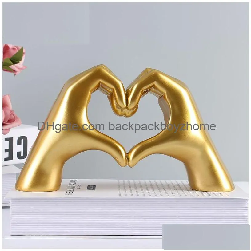 Decorative Objects & Figurines Nordic Style Heart Gesture Scpture Resin Abstract Hand Love Statue Wedding Home Living Room Desktop Orn Dhdqb