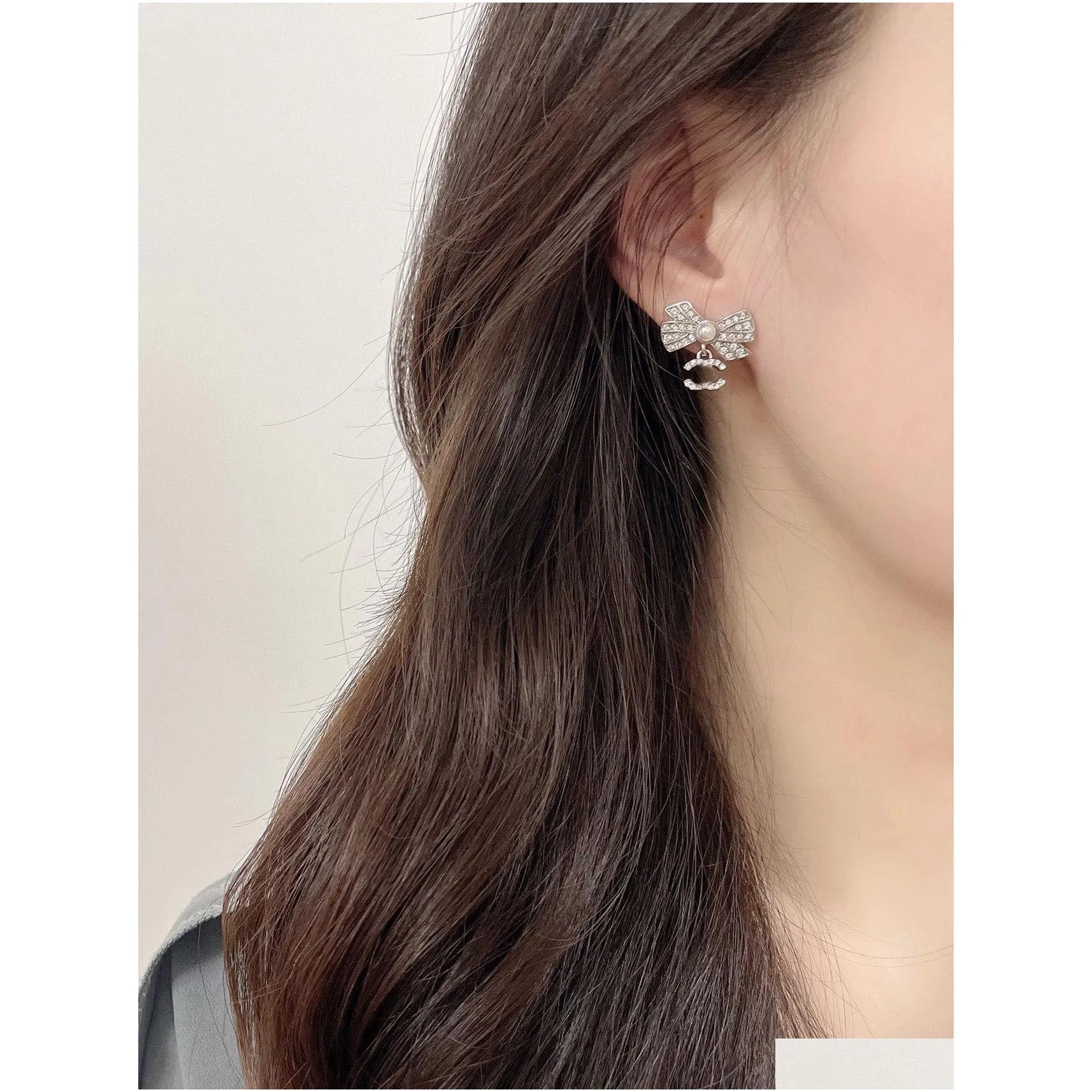 New Original Designer Accessories Flower Stud Earrings Luxury Girls inlay Diamond Earrings 18k Gold Plated Jewelry Stamps Earrings Wedding Party Christmas