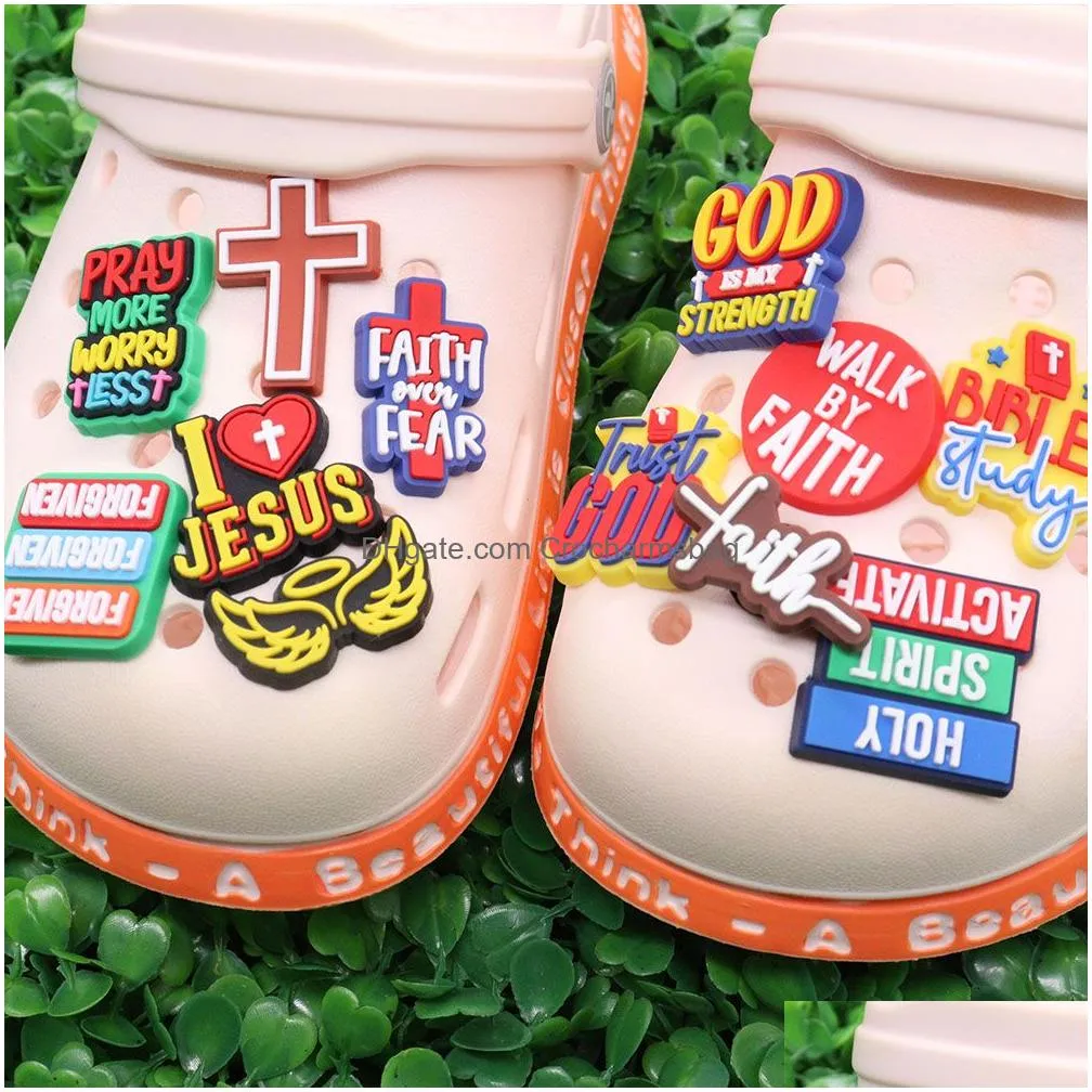 Shoe Parts & Accessories Wholesale 100Pcs Pvc Trust God Walk By Faith Pray More Worry Less Garden Buckle For Adt Bracelet Charms Butto Dhvdj