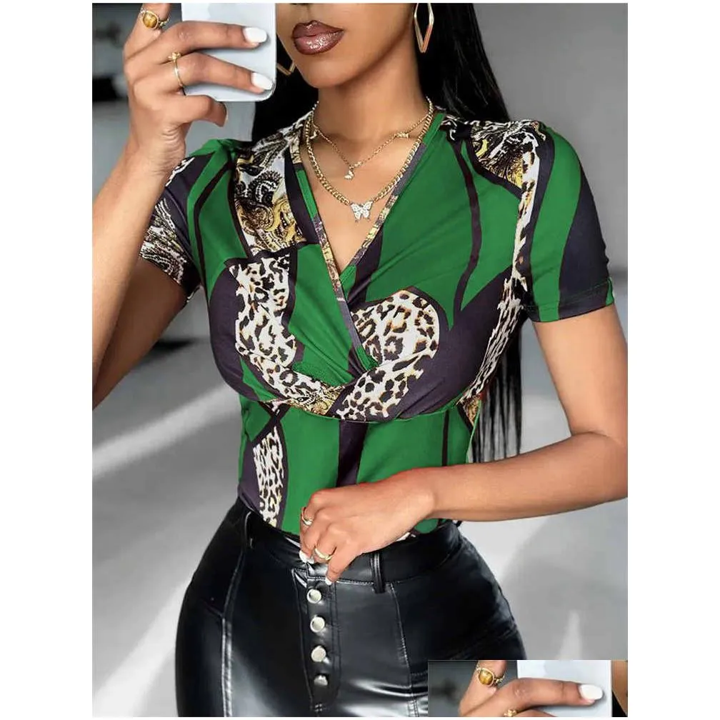 2024 Designer Summer T-shirts Women Short Sleeve Tees Plus size 3XL Casual Printing V Neck T Shirt Y2K Leopard Tops Bulk Items Wholesale Clothes