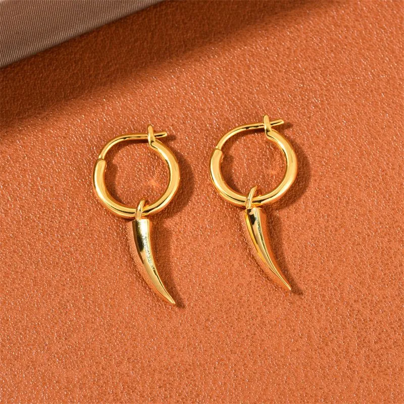 2022 New Mini Minions Pendant Earrings Stud Detachable Exquisite Simple Ear Buckles Female Personality Fashion Jewelry Gift